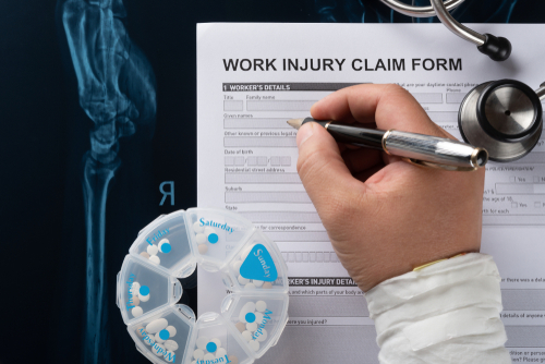 What is the amount of work injuries that occurred in Los Angeles County in 2022 and in the USA
